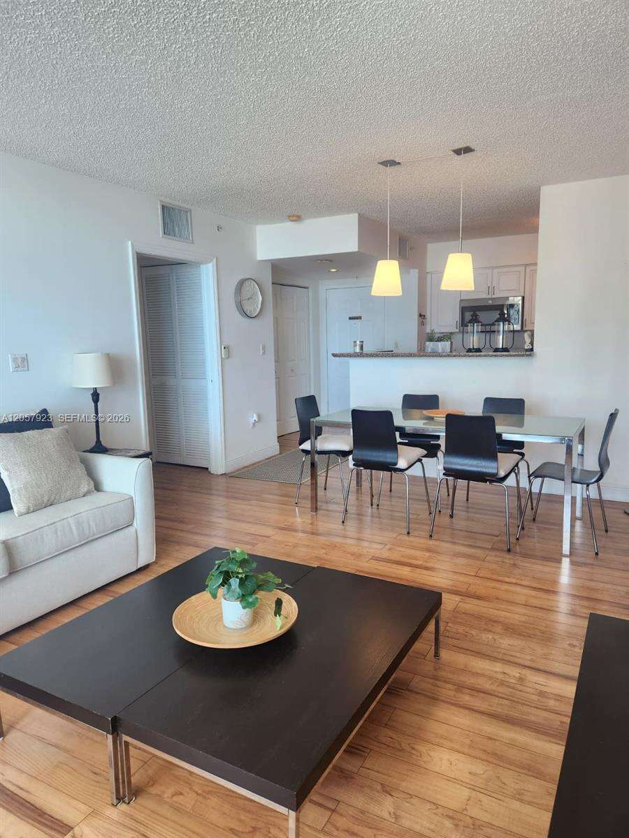 The Mark On Brickell at 1155 Brickell Bay Dr, Miami, FL 33131 - For Rent photo 4