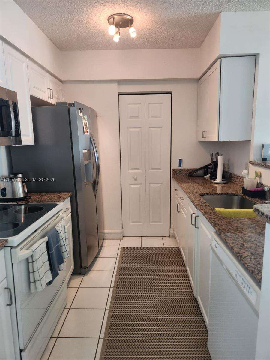 The Mark On Brickell at 1155 Brickell Bay Dr, Miami, FL 33131 - For Rent photo 5