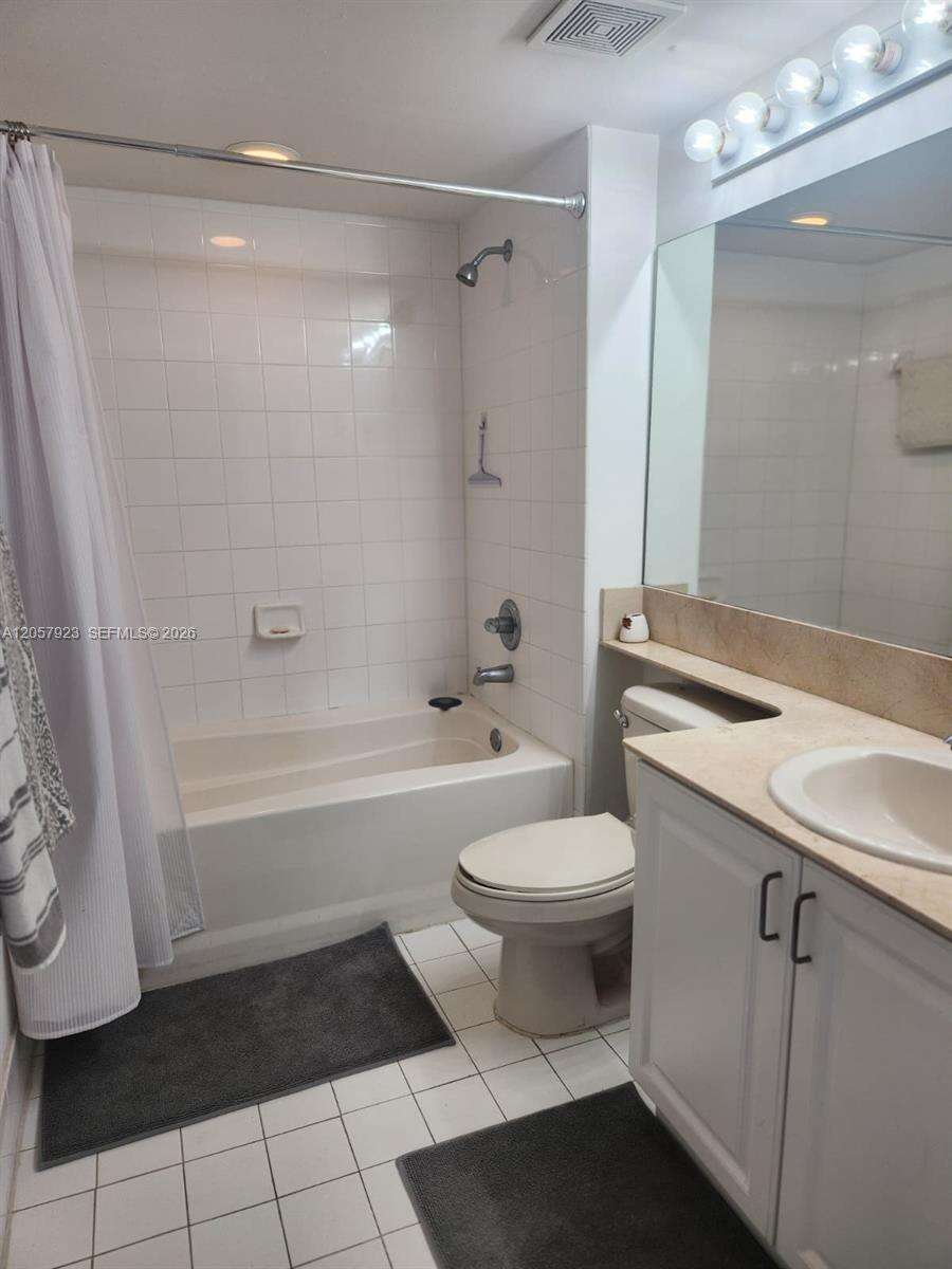 The Mark On Brickell at 1155 Brickell Bay Dr, Miami, FL 33131 - For Rent photo 8