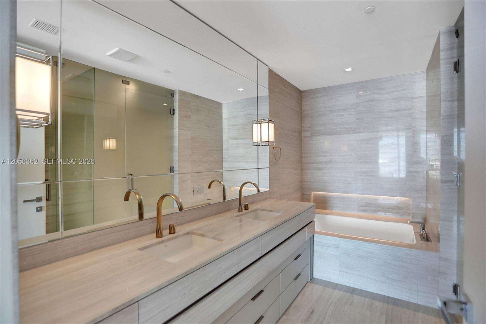 Armani Casa at 18975 Collins Ave, Sunny Isles Beach, FL 33160 - For Rent photo 32