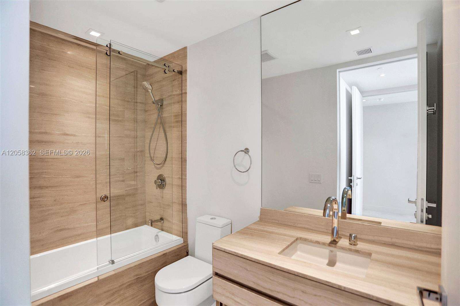 Armani Casa at 18975 Collins Ave, Sunny Isles Beach, FL 33160 - For Rent photo 42