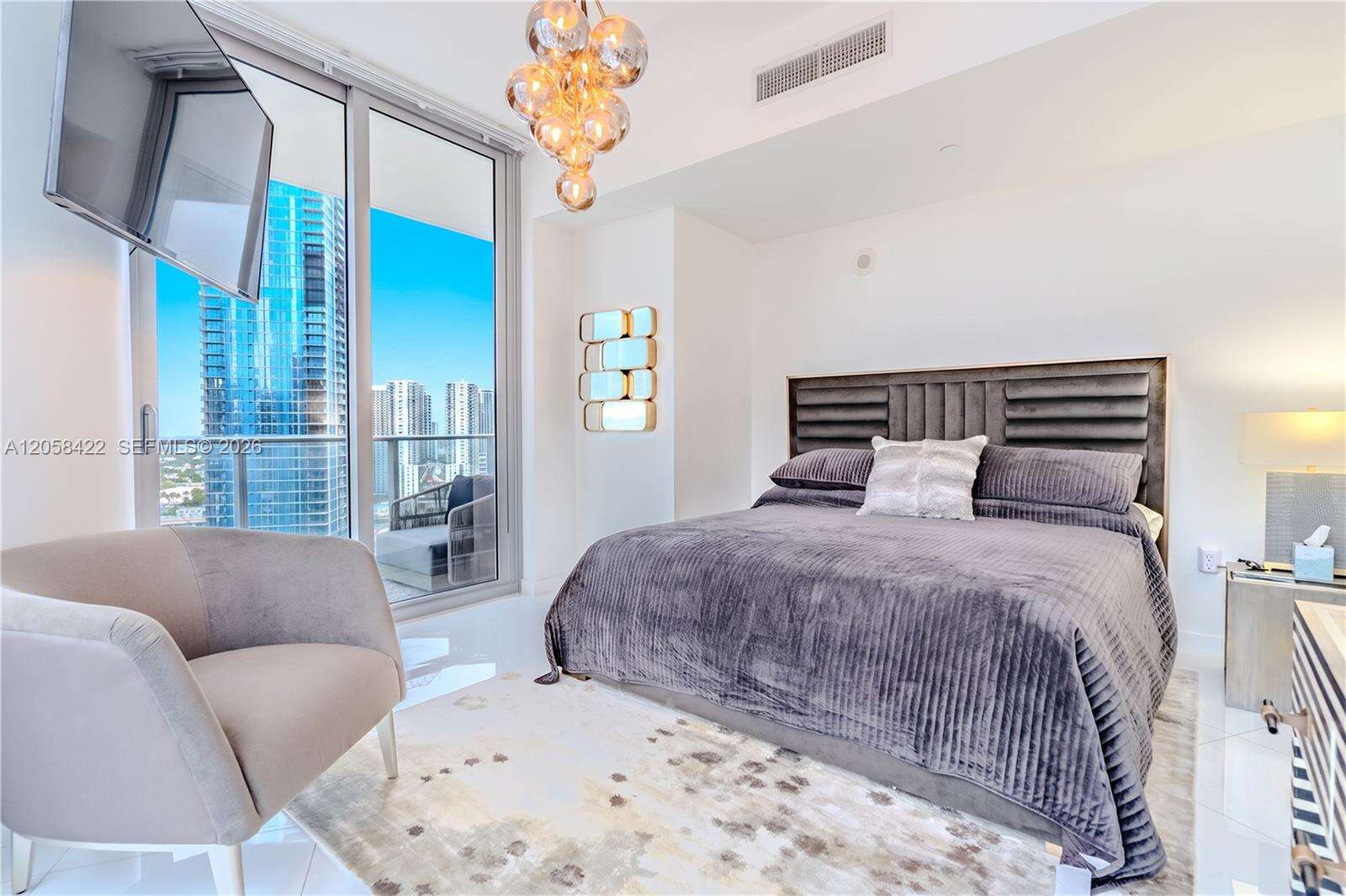 Paramount Miami Worldcenter at 851 1 Ave, Miami, FL 33132 - For Rent photo 2