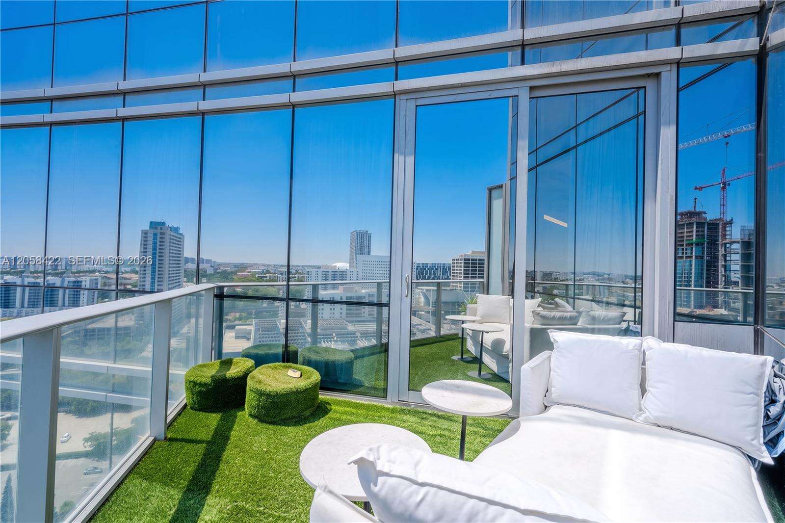 Paramount Miami Worldcenter at 851 1 Ave, Miami, FL 33132 - For Rent photo 3