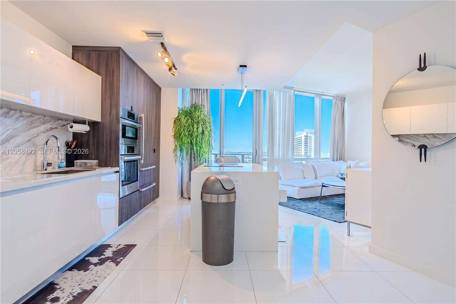 Paramount Miami Worldcenter at 851 1 Ave, Miami, FL 33132 - For Rent photo 4