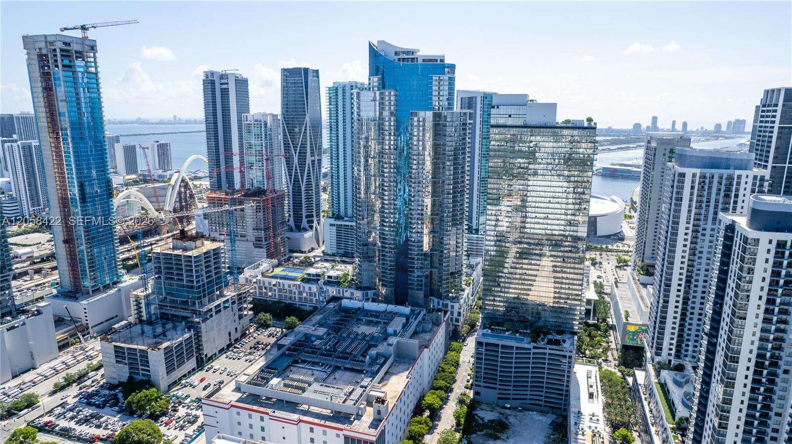 Paramount Miami Worldcenter at 851 1 Ave, Miami, FL 33132 - For Rent photo 37