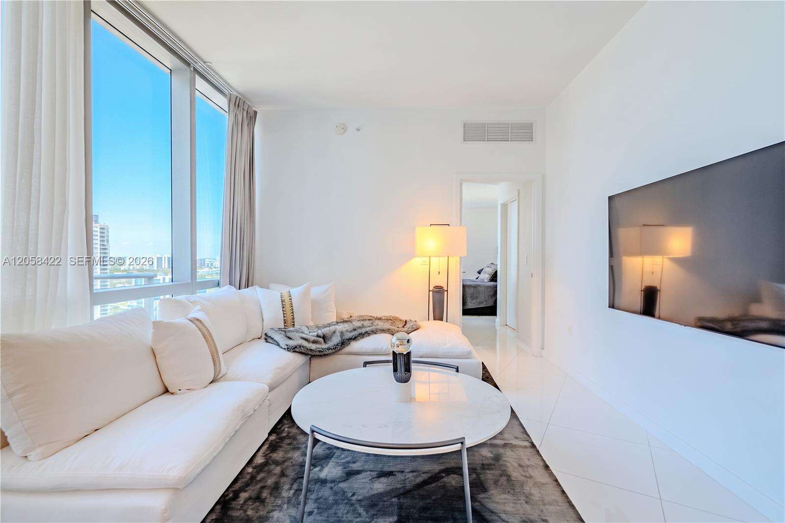 Paramount Miami Worldcenter at 851 1 Ave, Miami, FL 33132 - For Rent photo 9
