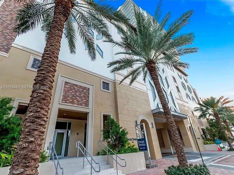 Parque Towers at 300 Sunny Isles Blvd, Sunny Isles Beach, FL 33160 - For Rent photo 2
