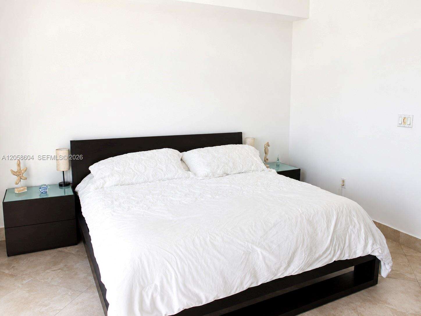 La Perla at 16699 Collins Ave, Sunny Isles Beach, FL 33160 - For Rent photo 16
