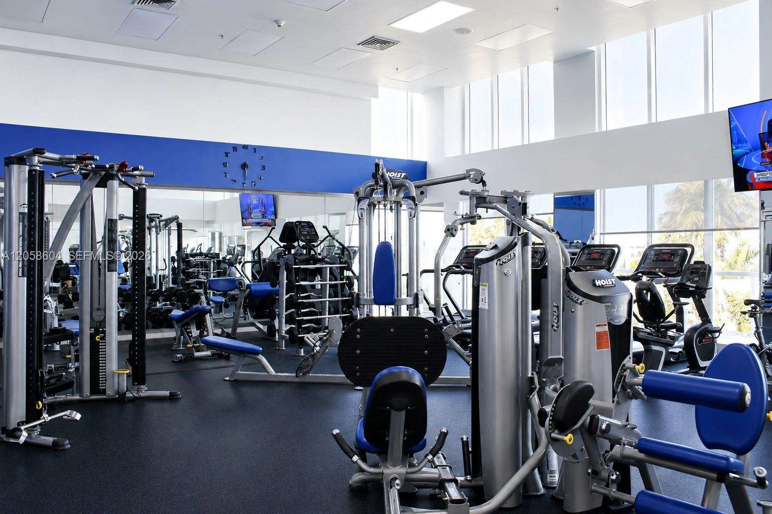 La Perla at 16699 Collins Ave, Sunny Isles Beach, FL 33160 - For Rent photo 21