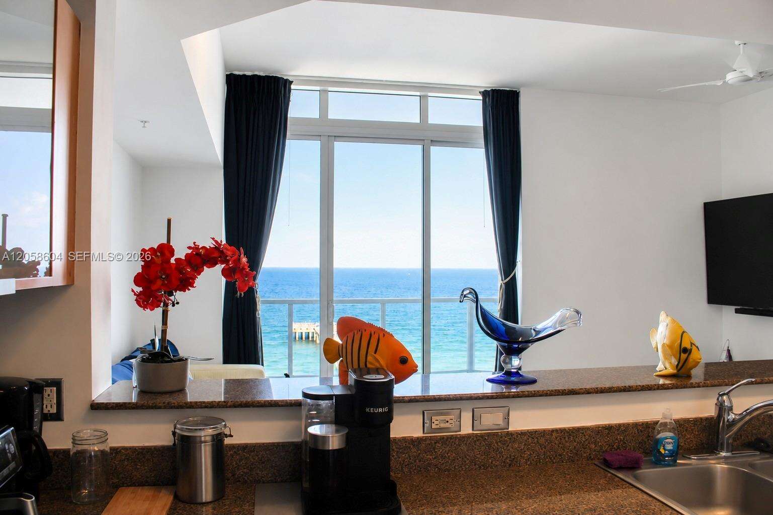 La Perla at 16699 Collins Ave, Sunny Isles Beach, FL 33160 - For Rent photo 6