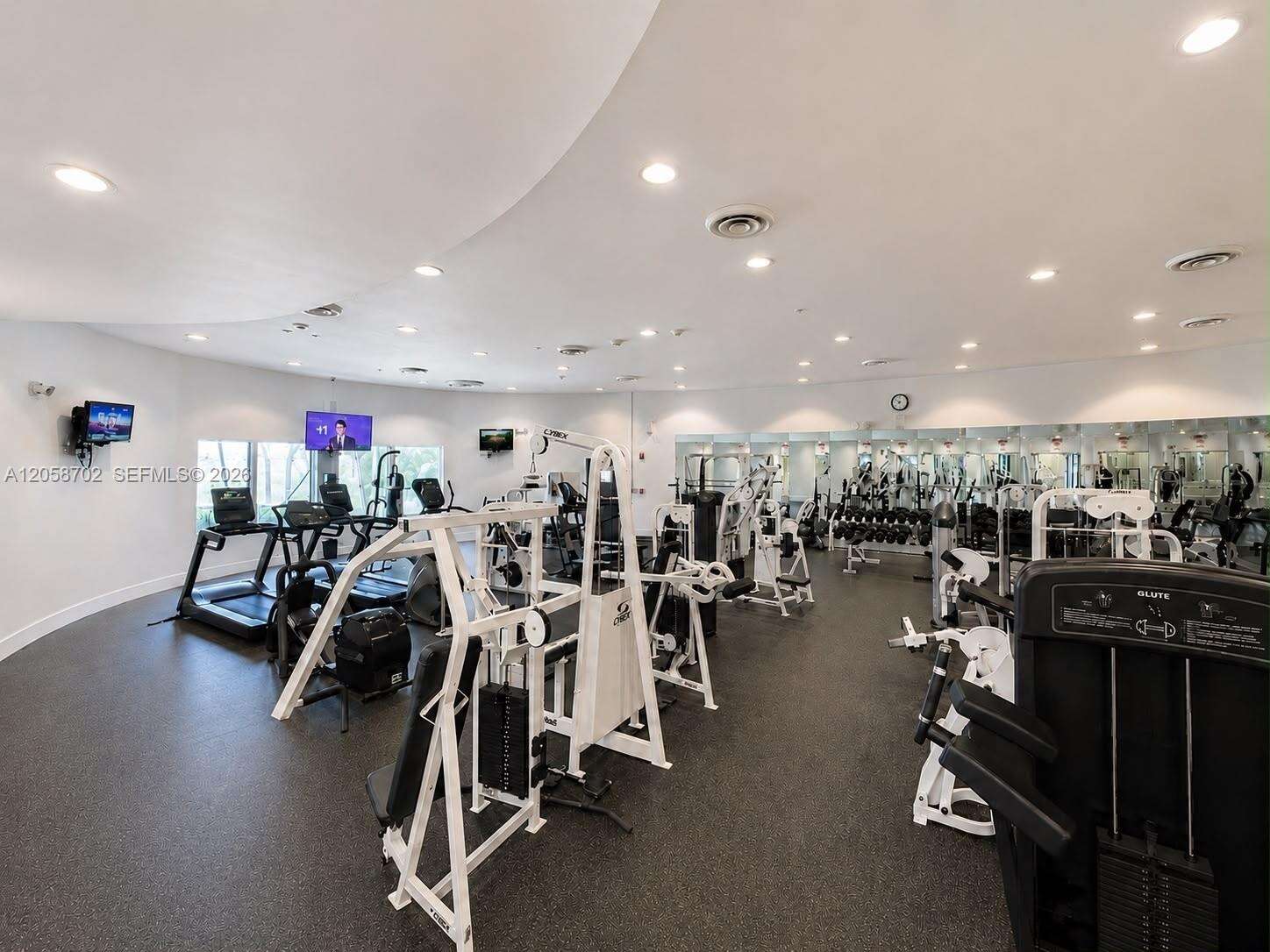 5600 Collins Ave, Miami Beach, FL 33140 - For Rent photo 25