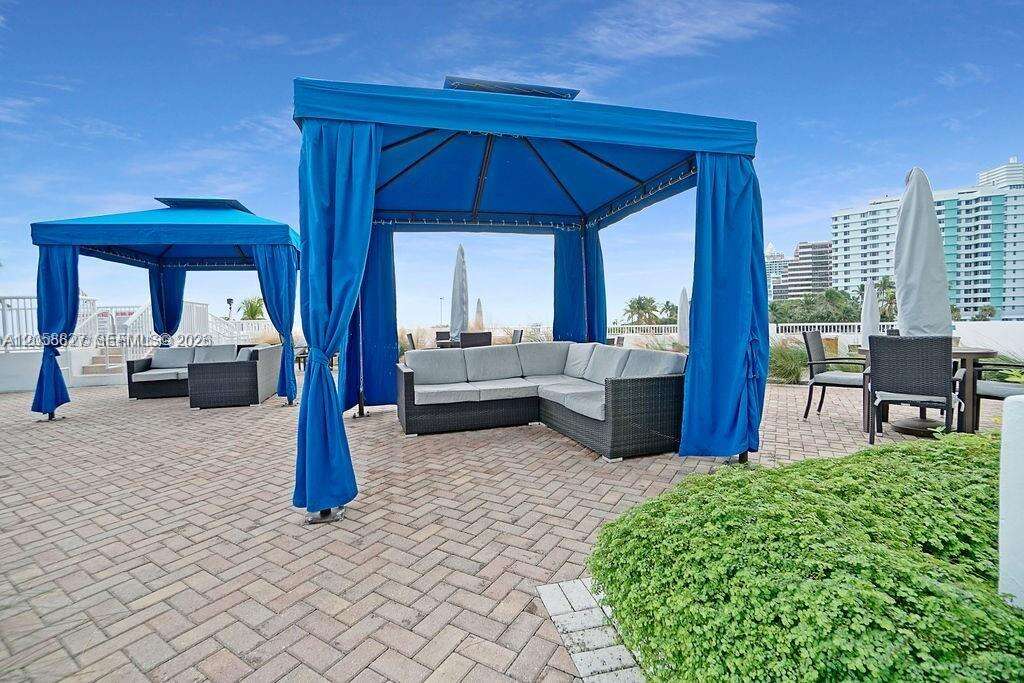 The Carriage House at 5401 Collins Ave, Miami Beach, FL 33140 - For Rent photo 11