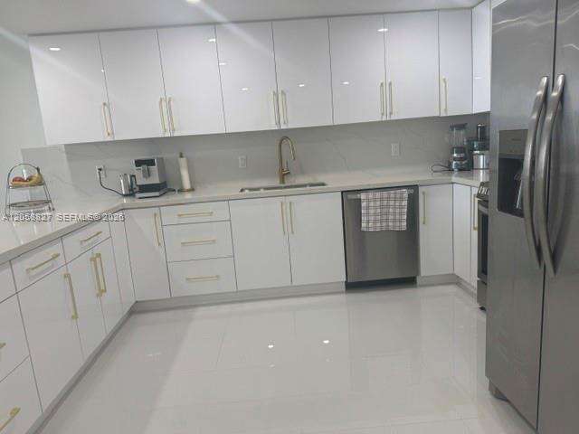 The Carriage House at 5401 Collins Ave, Miami Beach, FL 33140 - For Rent photo 20