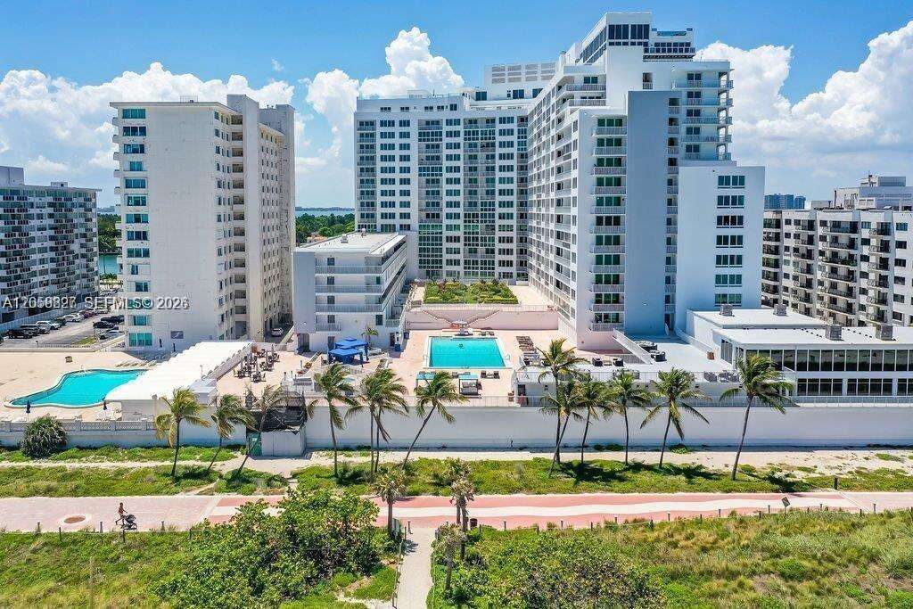 The Carriage House at 5401 Collins Ave, Miami Beach, FL 33140 - For Rent photo 4