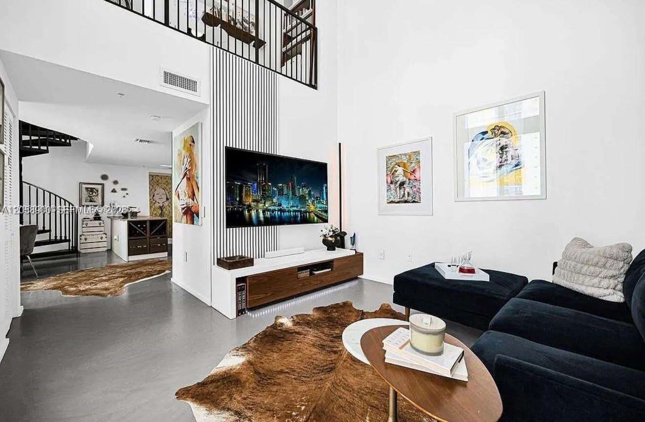 Met 1 at 300 Biscayne Blvd, Miami, FL 33131 - For Rent photo 3