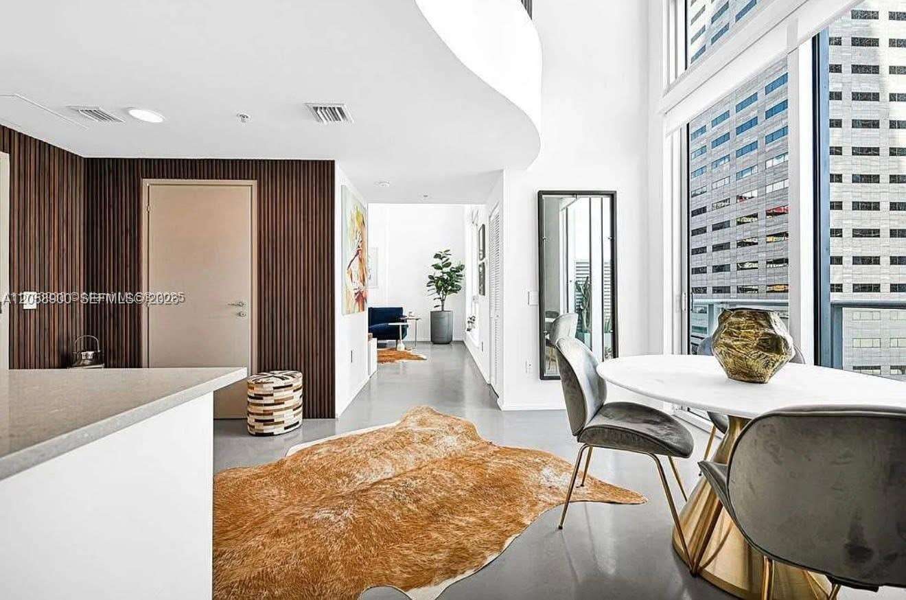 Met 1 at 300 Biscayne Blvd, Miami, FL 33131 - For Rent photo 8