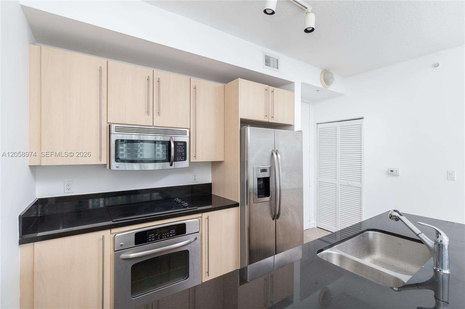 Axis On Brickell at 1111 1 Ave, Miami, FL 33130 - For Rent photo 4