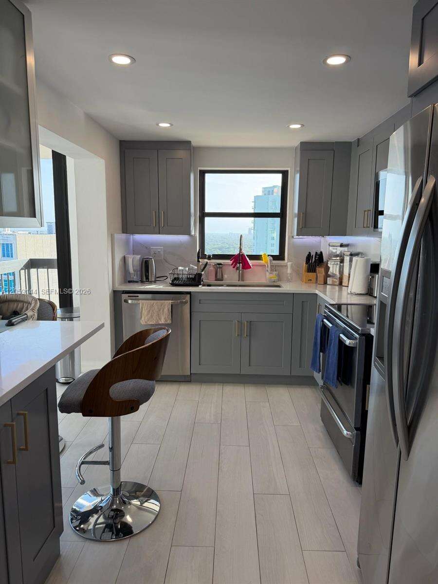 Brickell Bay Club at 2333 Brickell Ave, Miami, FL 33129 - For Rent photo 15