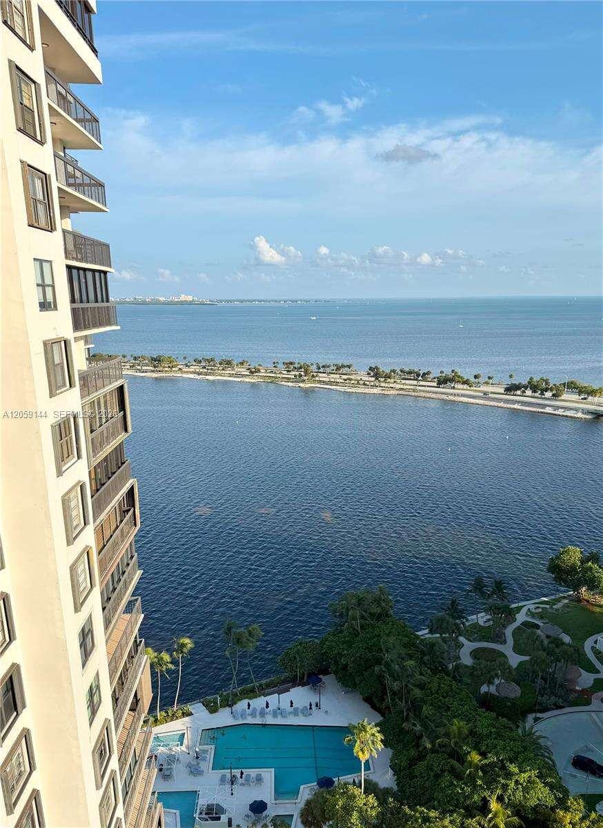 Brickell Bay Club at 2333 Brickell Ave, Miami, FL 33129 - For Rent photo 29