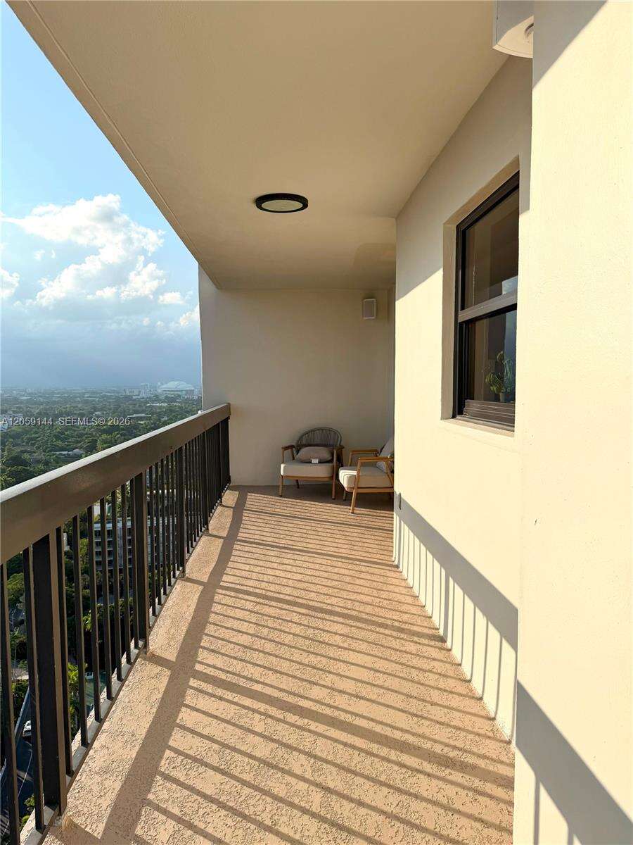 Brickell Bay Club at 2333 Brickell Ave, Miami, FL 33129 - For Rent photo 4