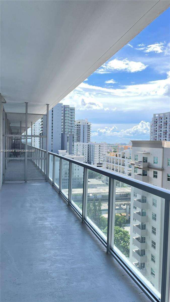 Axis On Brickell at 1111 1 Ave, Miami, FL 33130 - For Rent photo 9