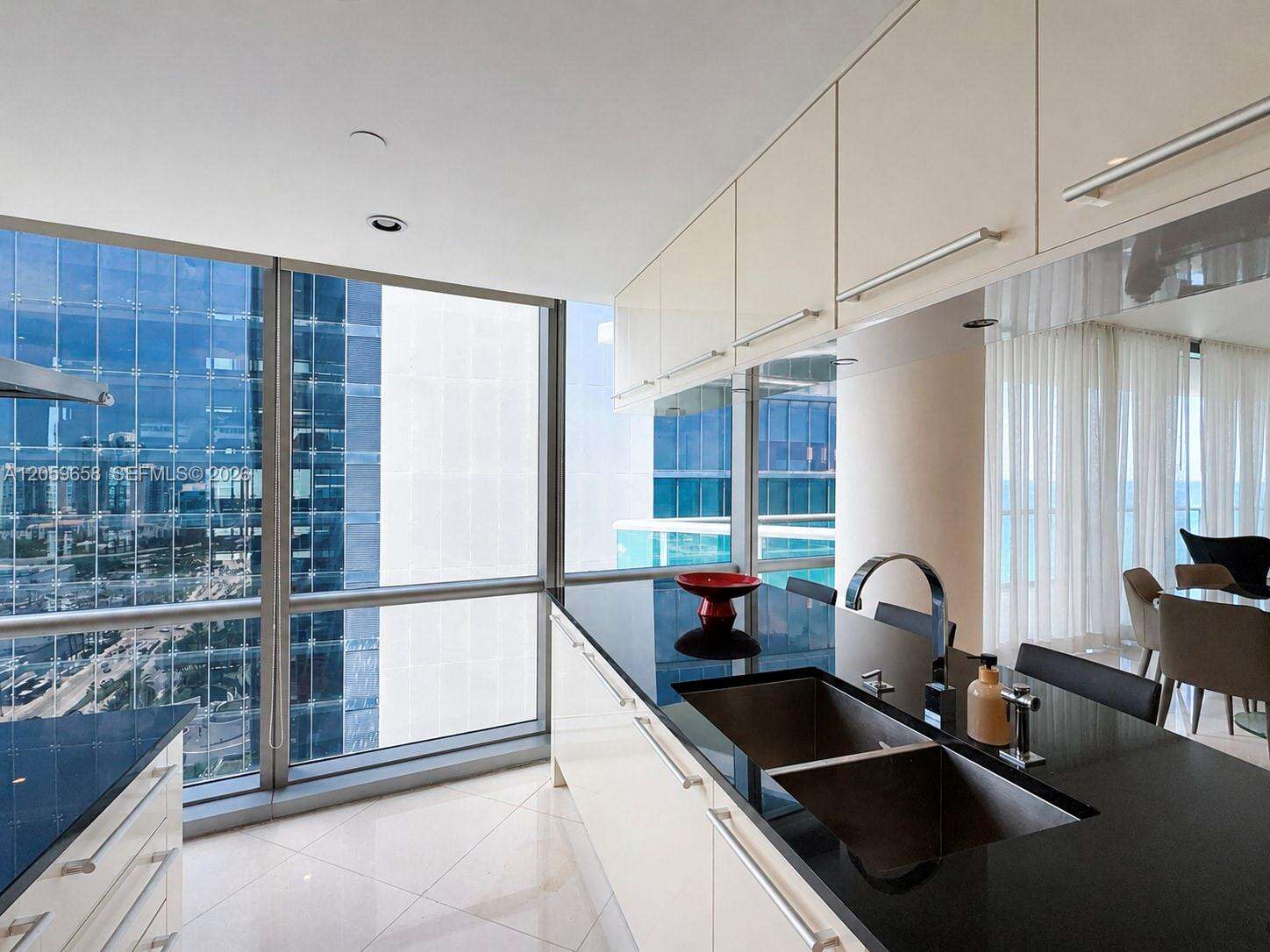 Jade Ocean at 17121 Collins Ave, Sunny Isles Beach, FL 33160 - For Rent photo 25
