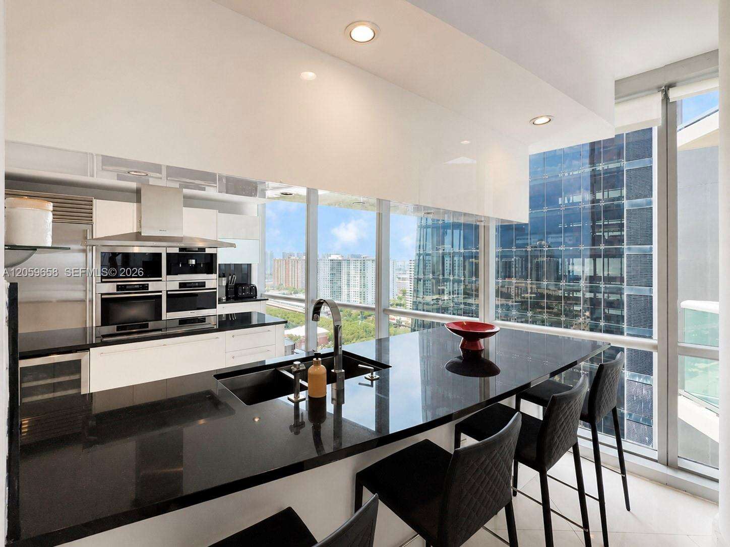 Jade Ocean at 17121 Collins Ave, Sunny Isles Beach, FL 33160 - For Rent photo 28