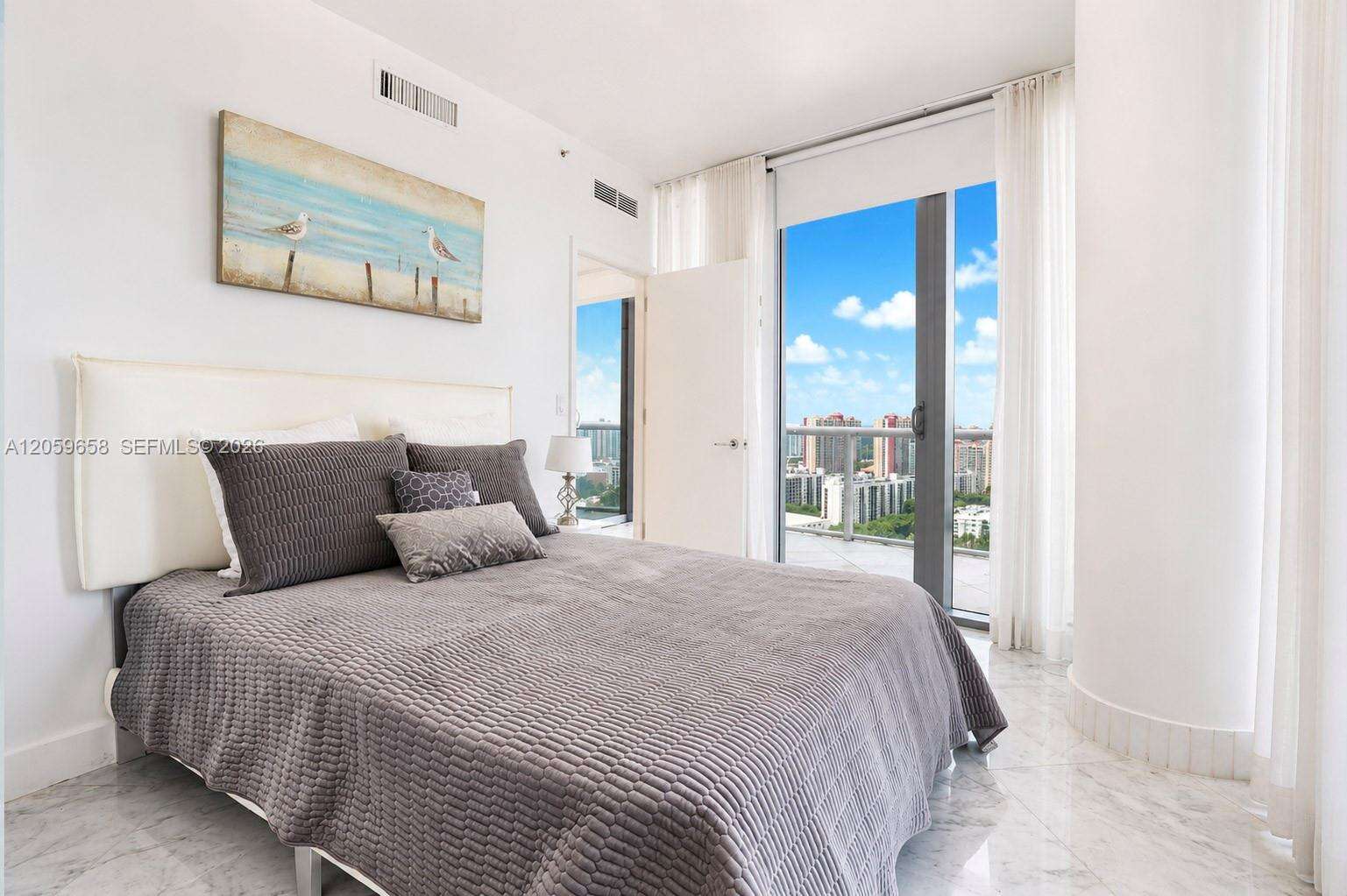 Jade Ocean at 17121 Collins Ave, Sunny Isles Beach, FL 33160 - For Rent photo 38