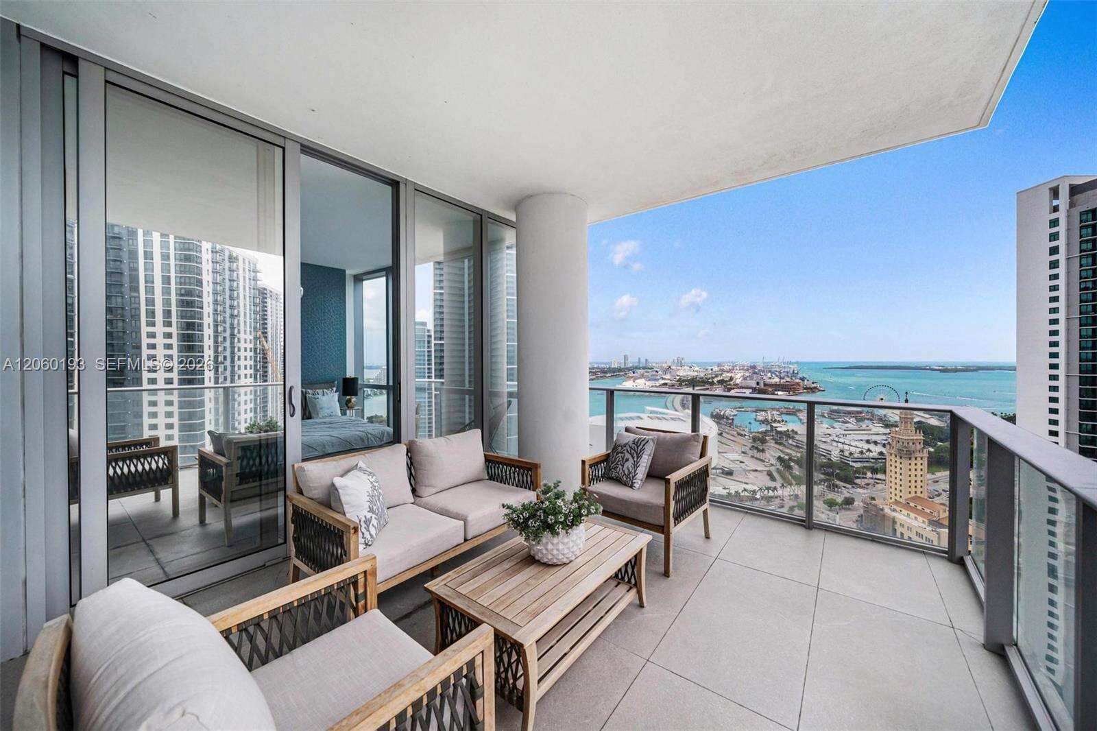 Paramount Miami Worldcenter at 851 1 Ave, Miami, FL 33132 - For Rent photo 4