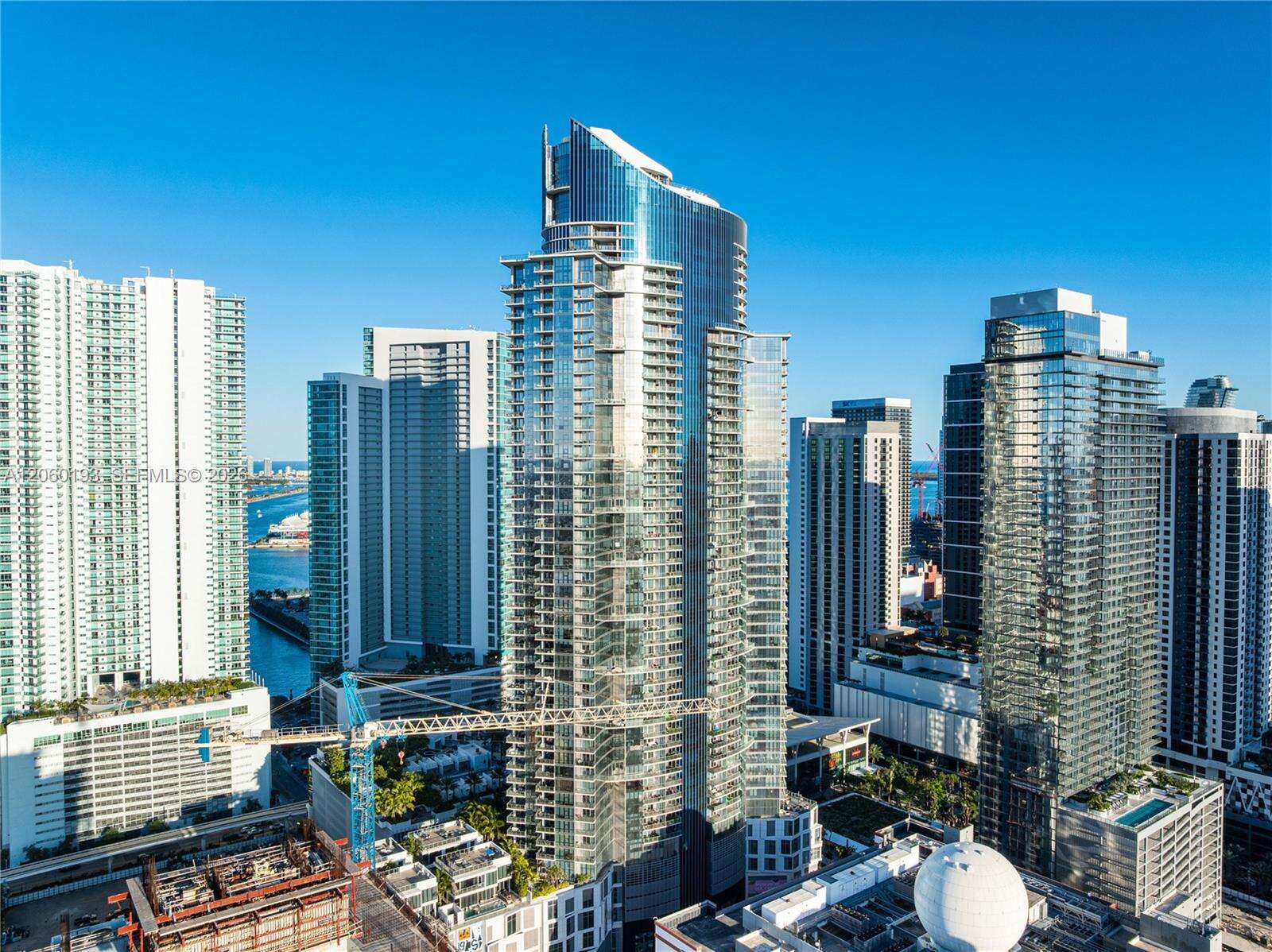 Paramount Miami Worldcenter at 851 1 Ave, Miami, FL 33132 - For Rent photo 44