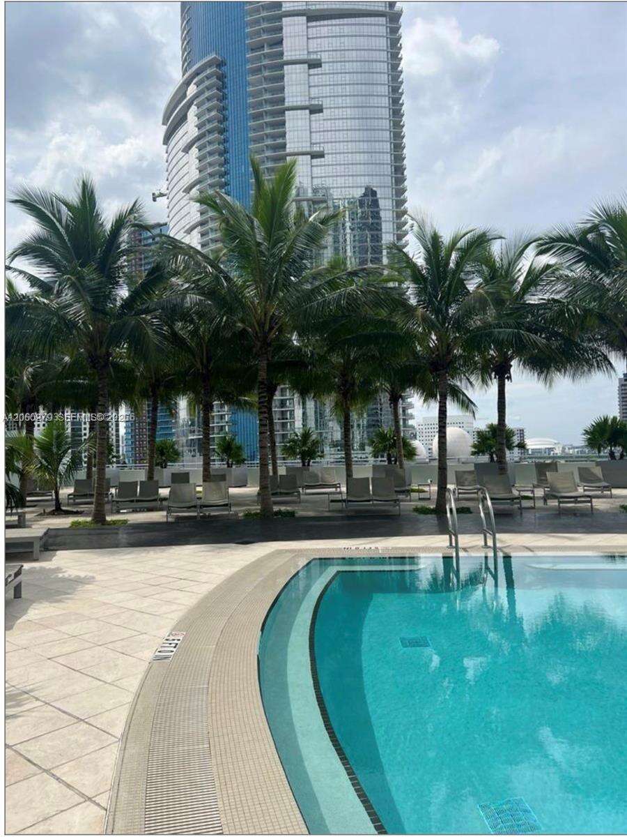 900 Biscayne at 900 Biscayne Blvd, Miami, FL 33132 - For Rent photo 3