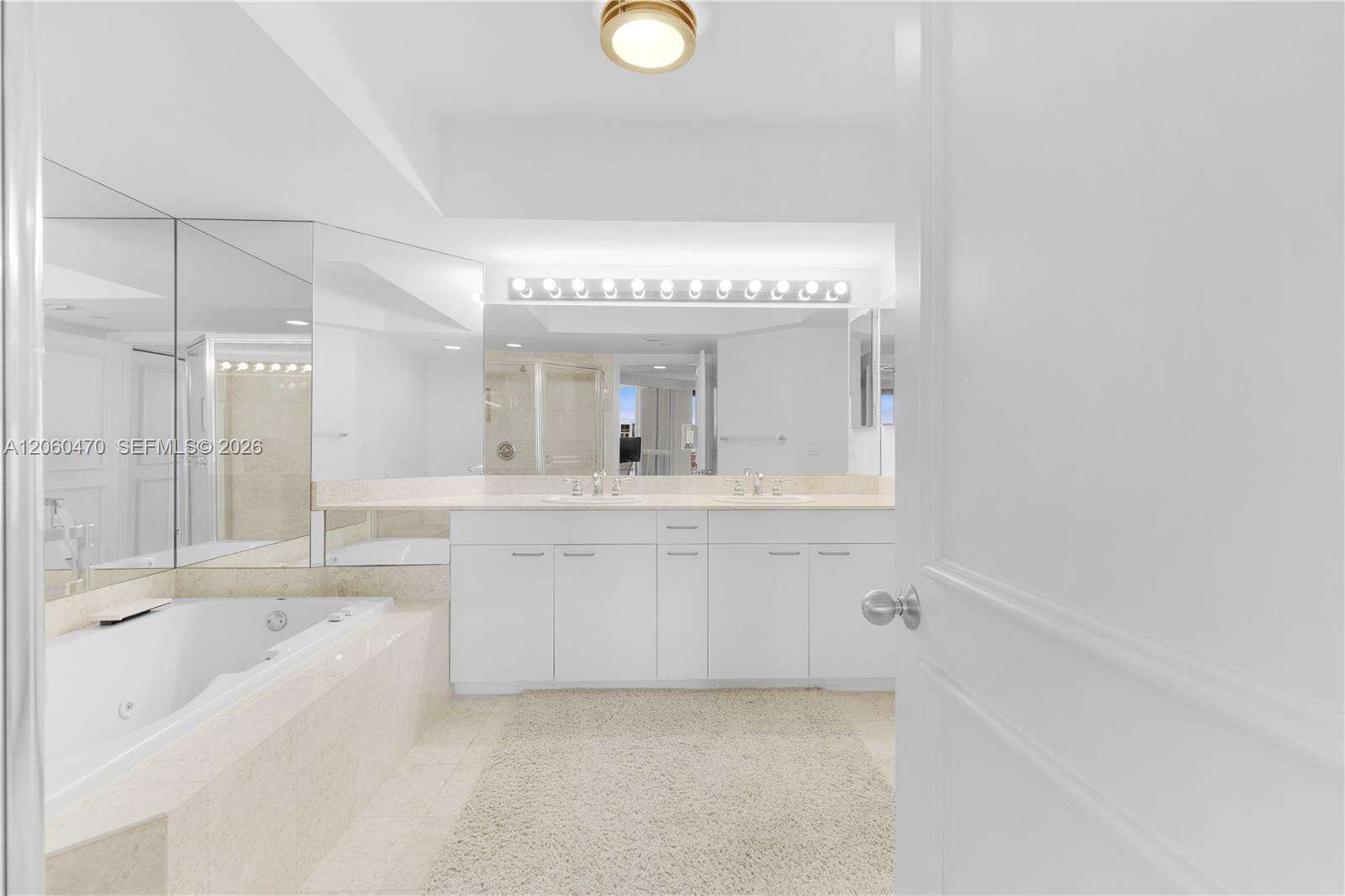 South Tower At The Point at 21055 Yacht Club Dr, Aventura, FL 33180 - For Rent photo 11