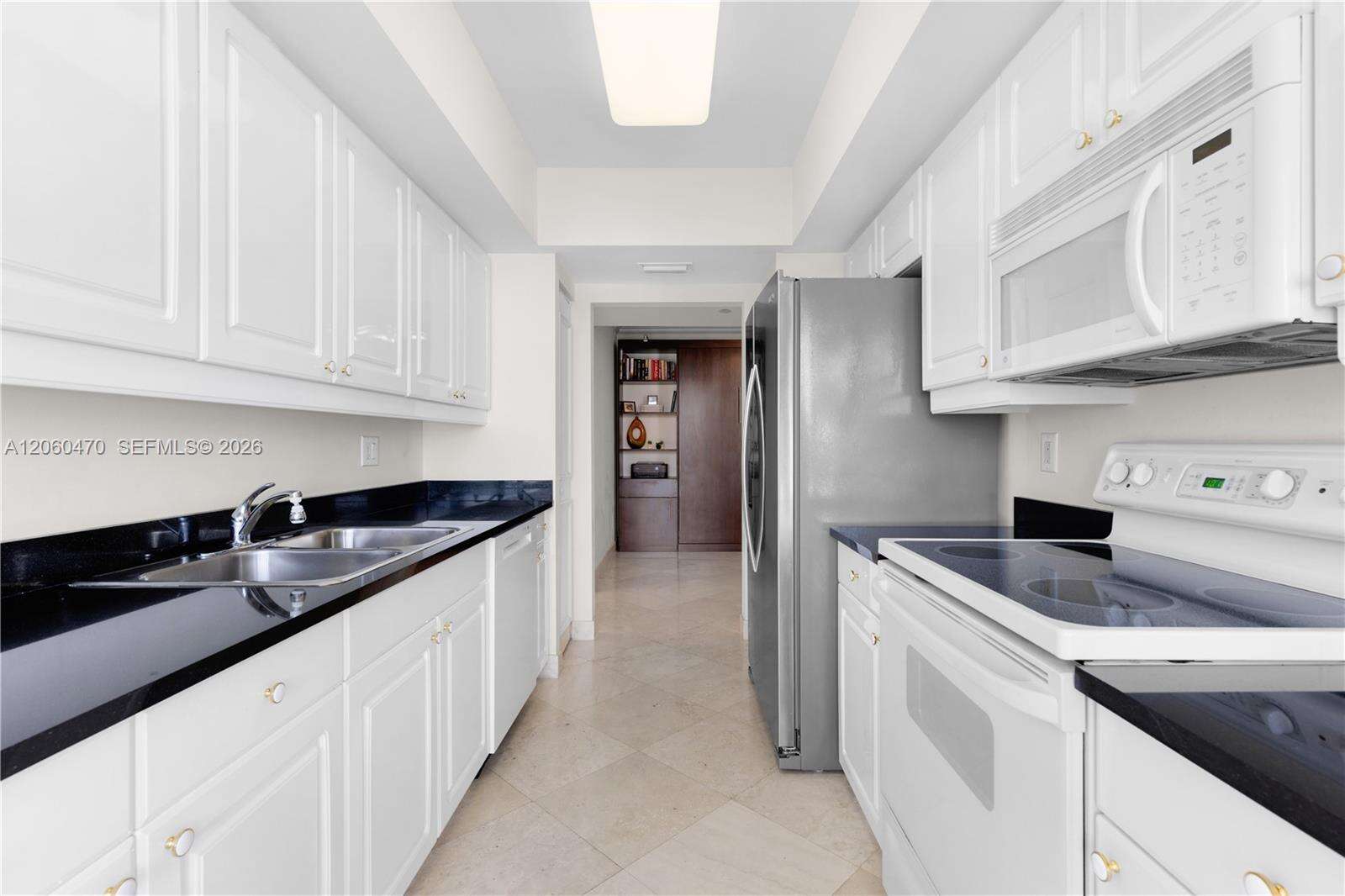 South Tower At The Point at 21055 Yacht Club Dr, Aventura, FL 33180 - For Rent photo 10