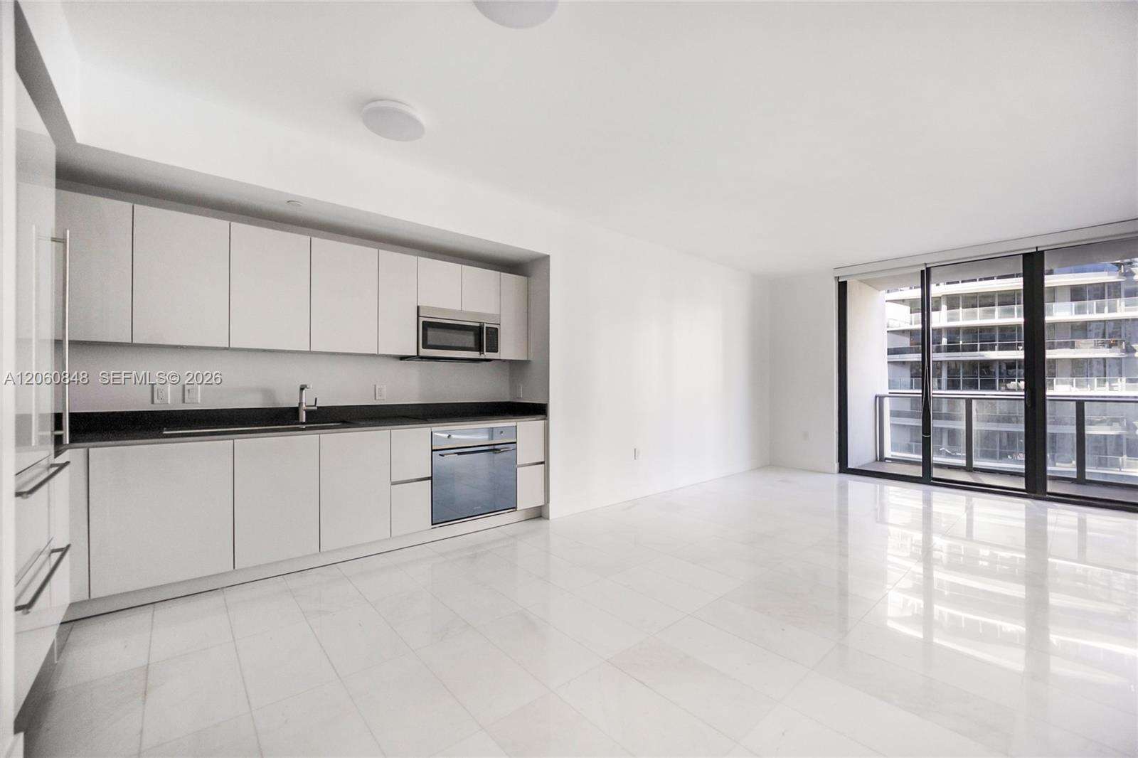 1010 Brickell at 1010 Brickell Ave, Miami, FL 33131 - For Rent photo 2