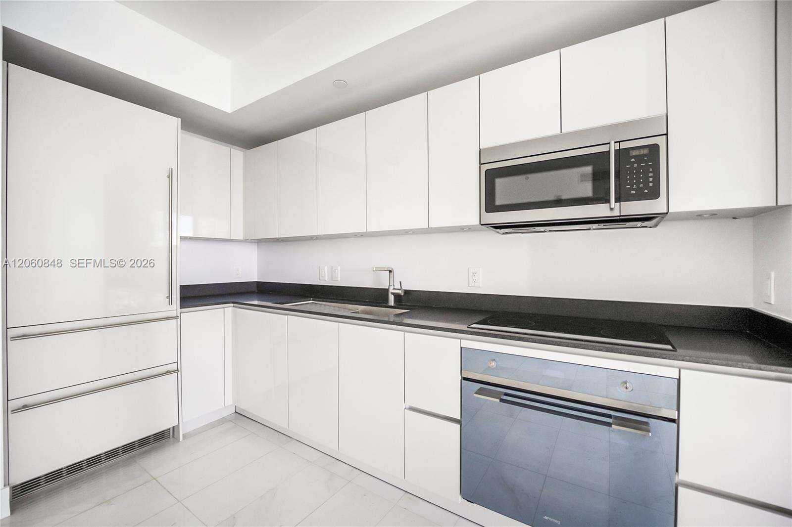 1010 Brickell at 1010 Brickell Ave, Miami, FL 33131 - For Rent photo 4