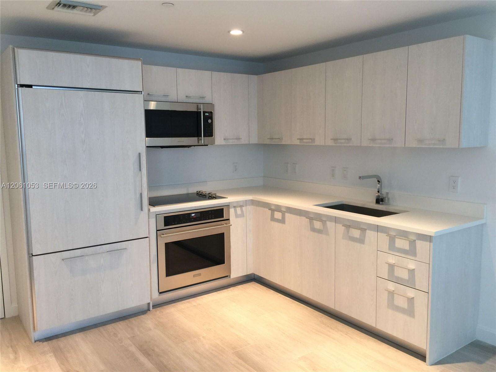 Brickell Heights East at 45 9 St, Miami, FL 33131 - For Rent photo 1