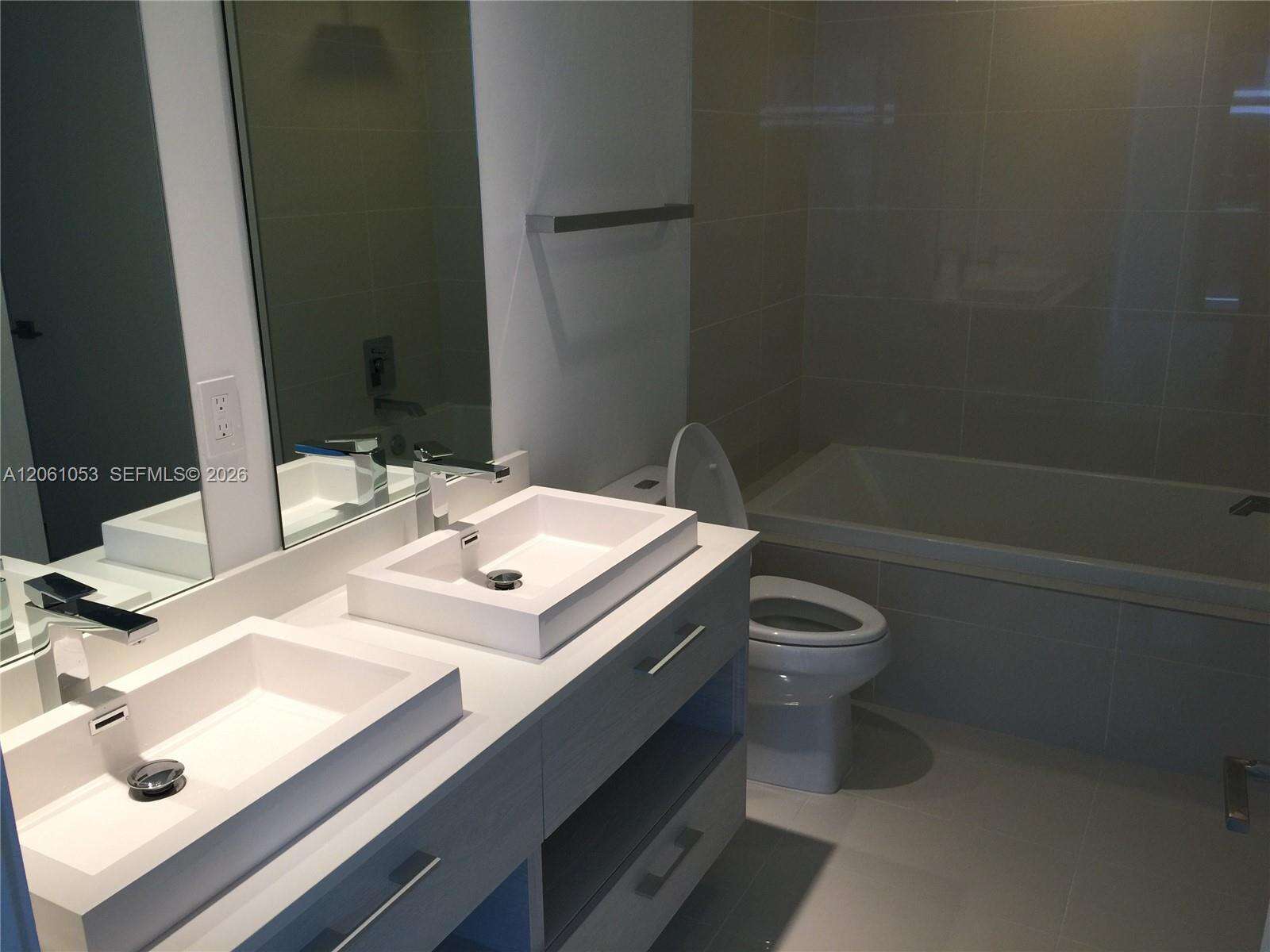 Brickell Heights East at 45 9 St, Miami, FL 33131 - For Rent photo 2