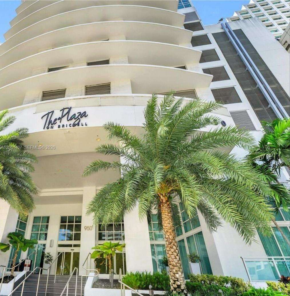 The Plaza On Brickell East at 950 Brickell Bay Dr, Miami, FL 33131 - For Rent photo 1