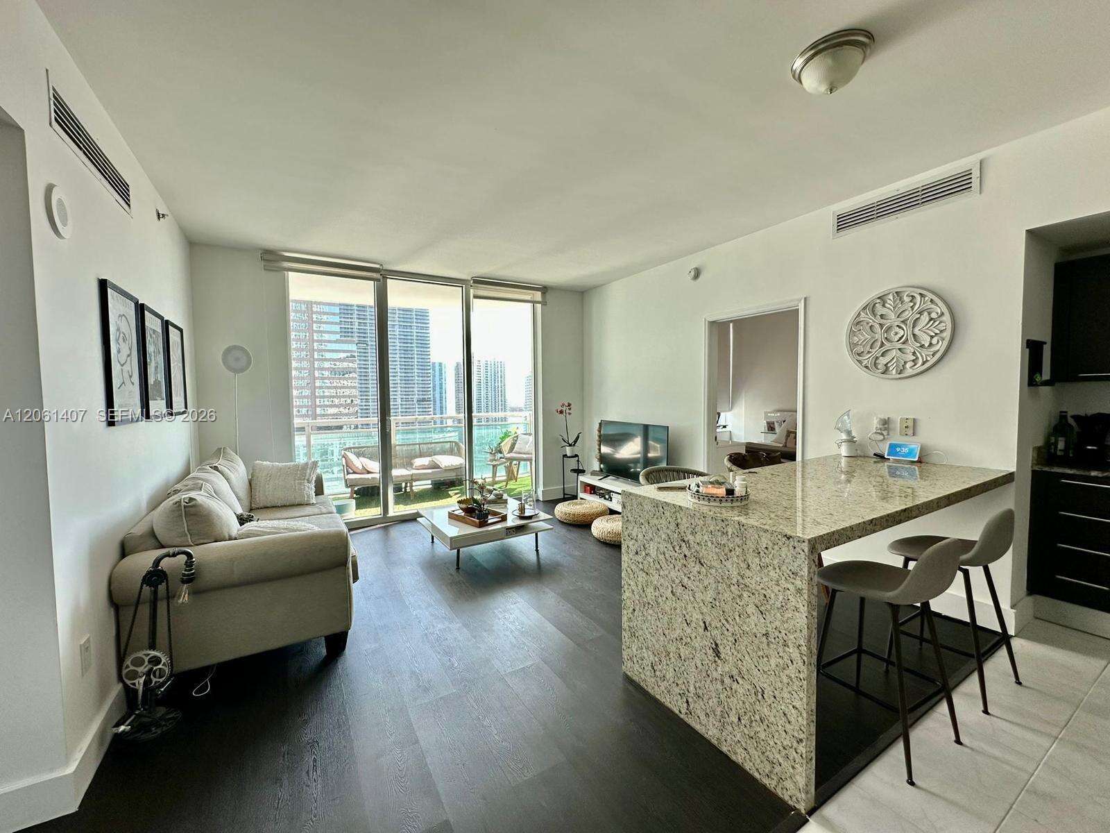 The Plaza On Brickell East at 950 Brickell Bay Dr, Miami, FL 33131 - For Rent photo 2
