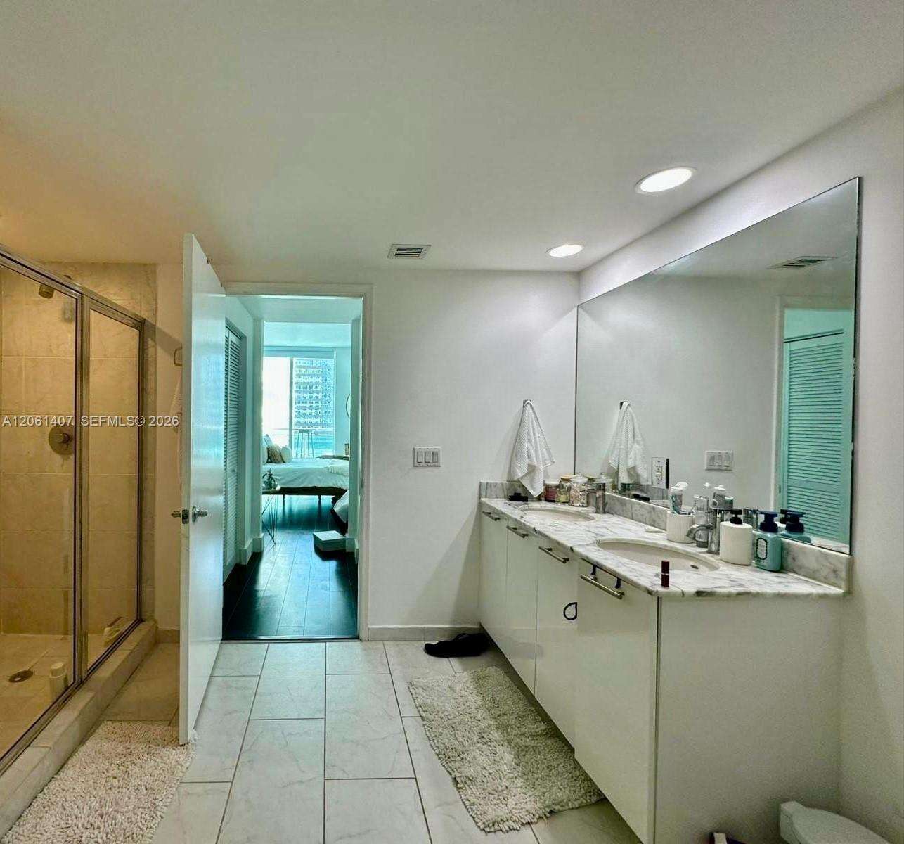 The Plaza On Brickell East at 950 Brickell Bay Dr, Miami, FL 33131 - For Rent photo 11