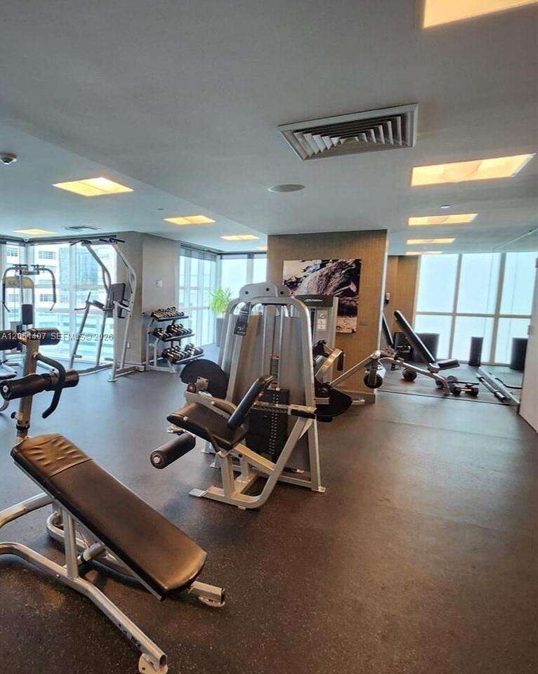 The Plaza On Brickell East at 950 Brickell Bay Dr, Miami, FL 33131 - For Rent photo 18
