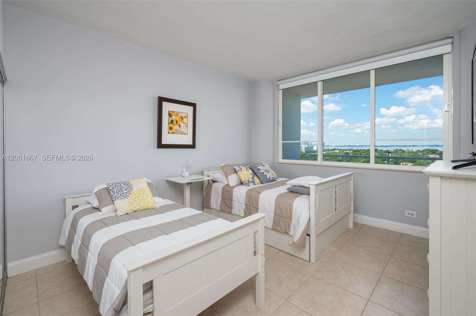 The Carriage Club North at 5005 Collins Ave, Miami Beach, FL 33140 - For Rent photo 12