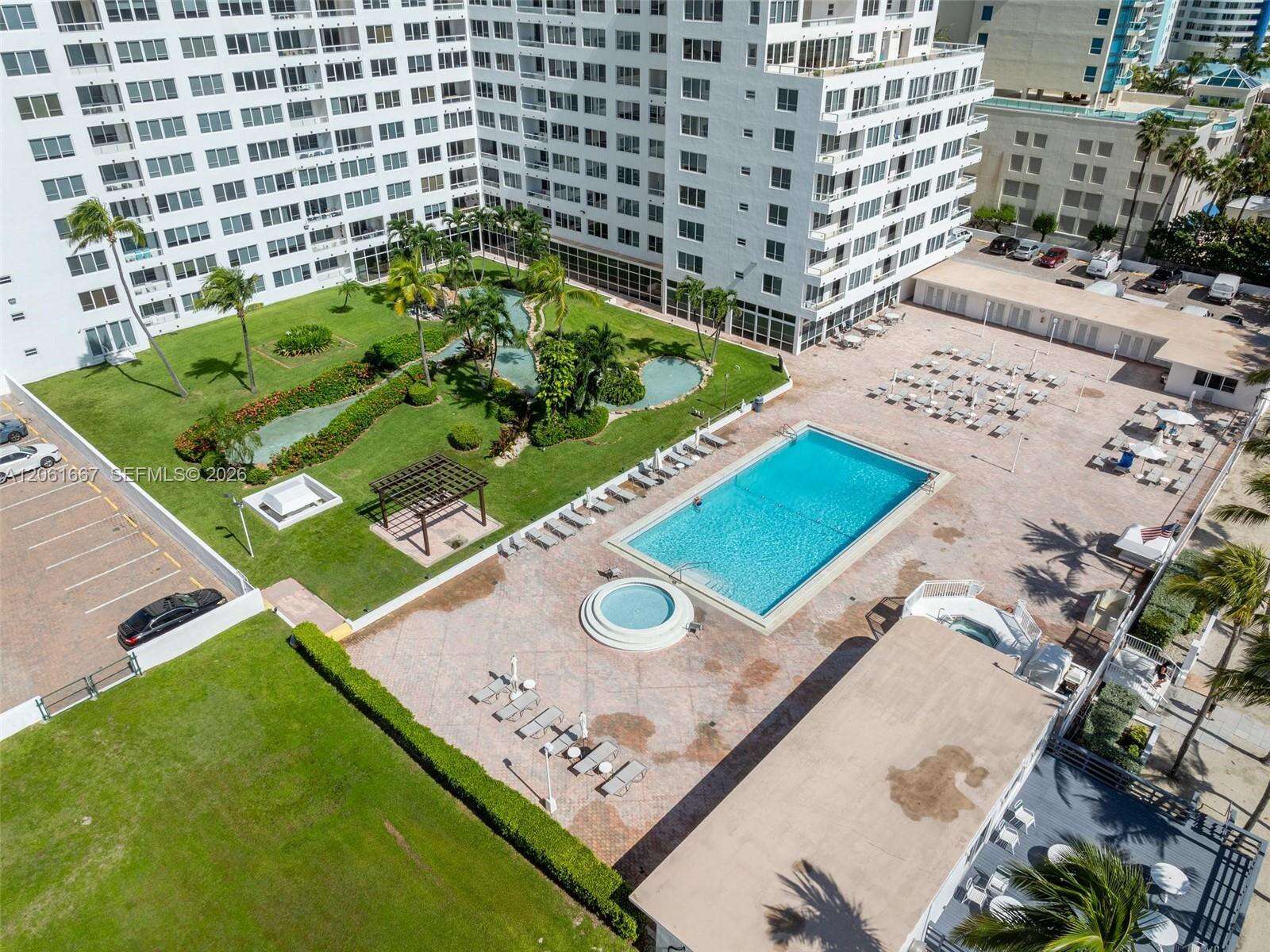 The Carriage Club North at 5005 Collins Ave, Miami Beach, FL 33140 - For Rent photo 20