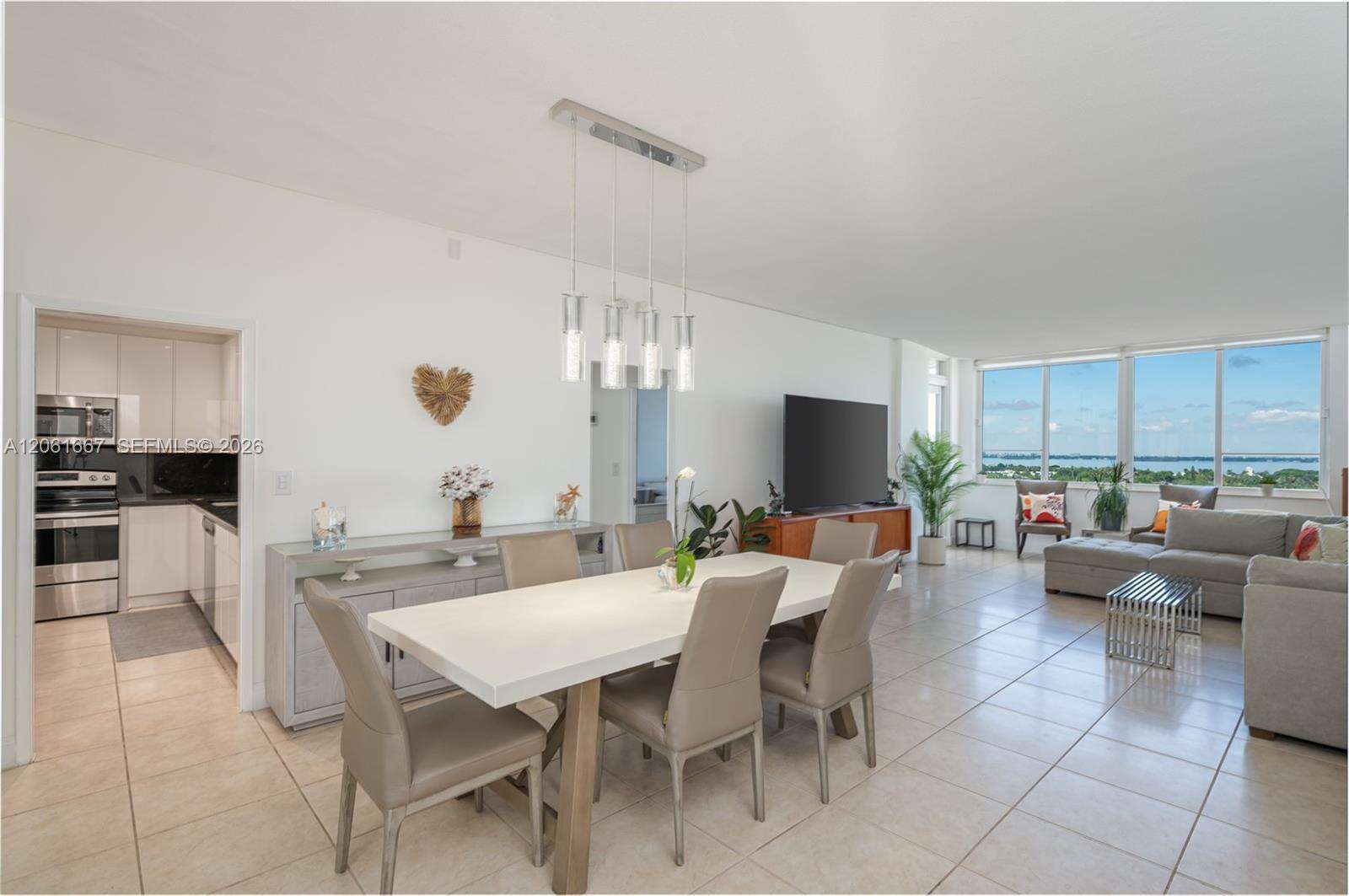 The Carriage Club North at 5005 Collins Ave, Miami Beach, FL 33140 - For Rent photo 4