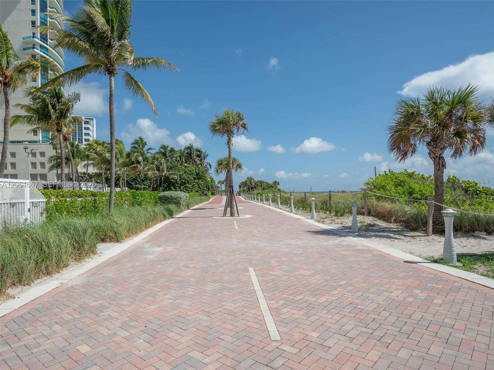 The Carriage Club North at 5005 Collins Ave, Miami Beach, FL 33140 - For Rent photo 36