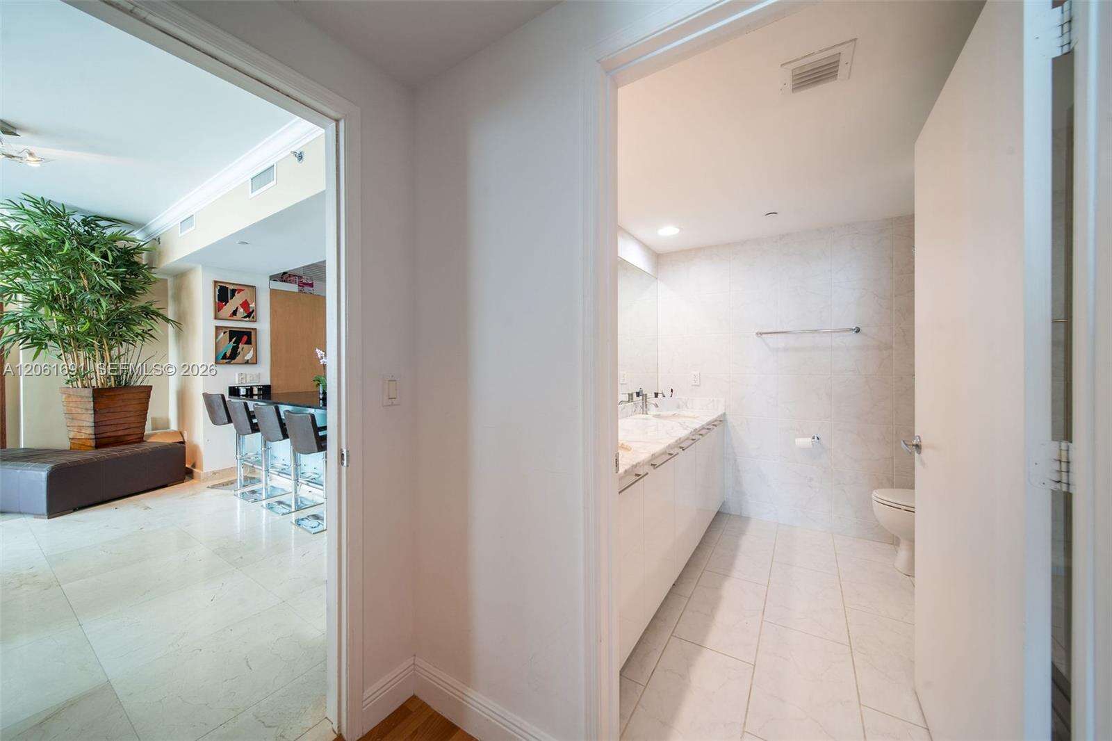 The Plaza On Brickell East at 950 Brickell Bay Dr, Miami, FL 33131 - For Rent photo 13