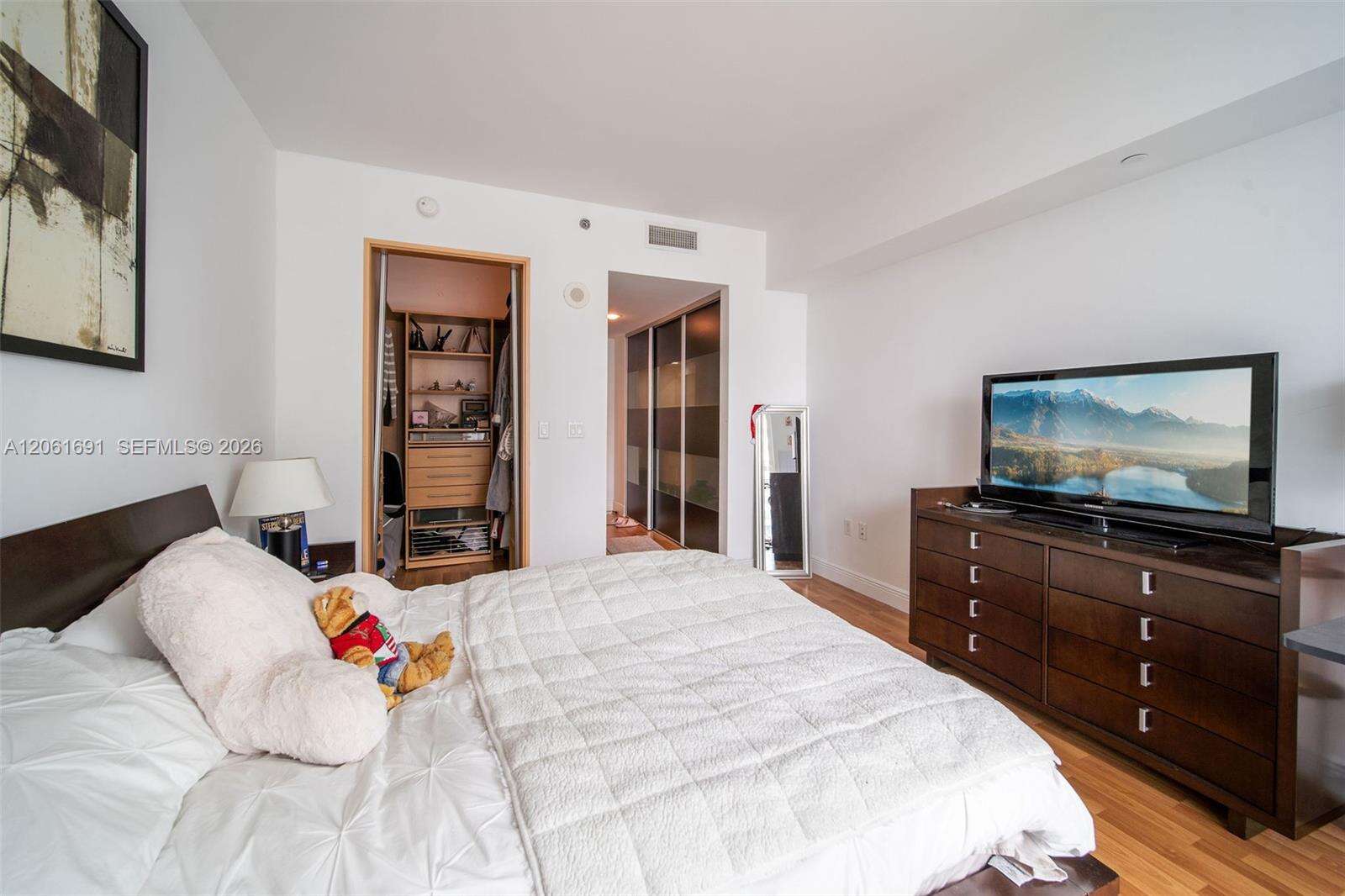 The Plaza On Brickell East at 950 Brickell Bay Dr, Miami, FL 33131 - For Rent photo 16