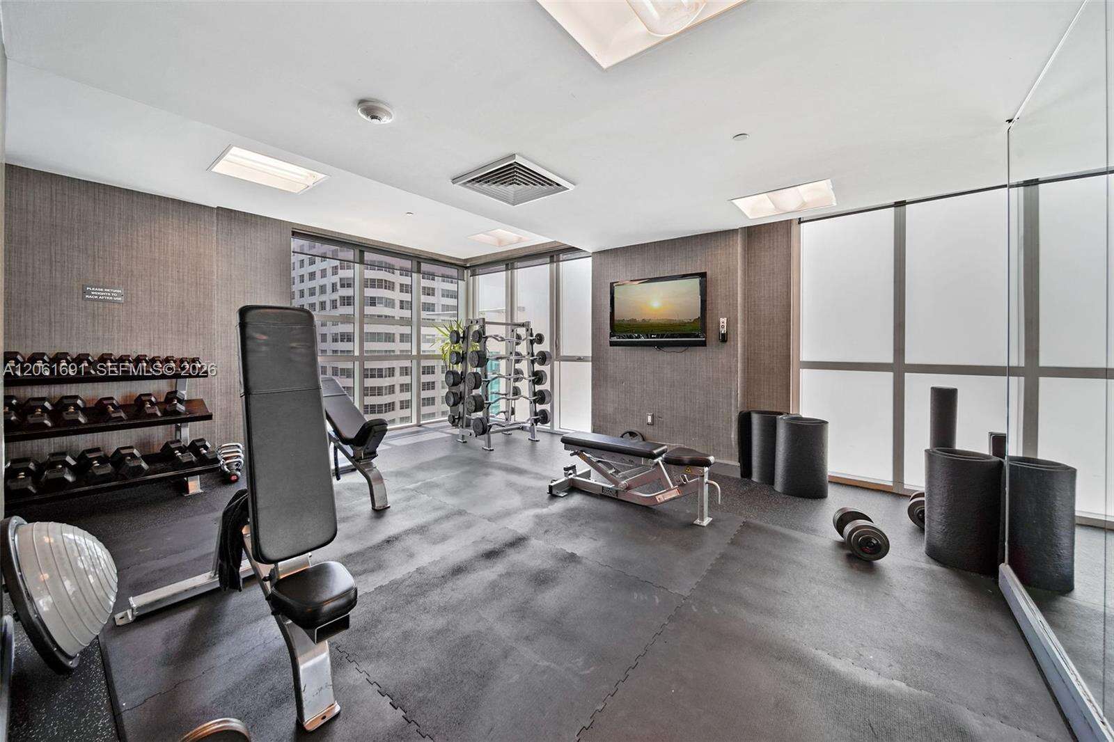 The Plaza On Brickell East at 950 Brickell Bay Dr, Miami, FL 33131 - For Rent photo 20