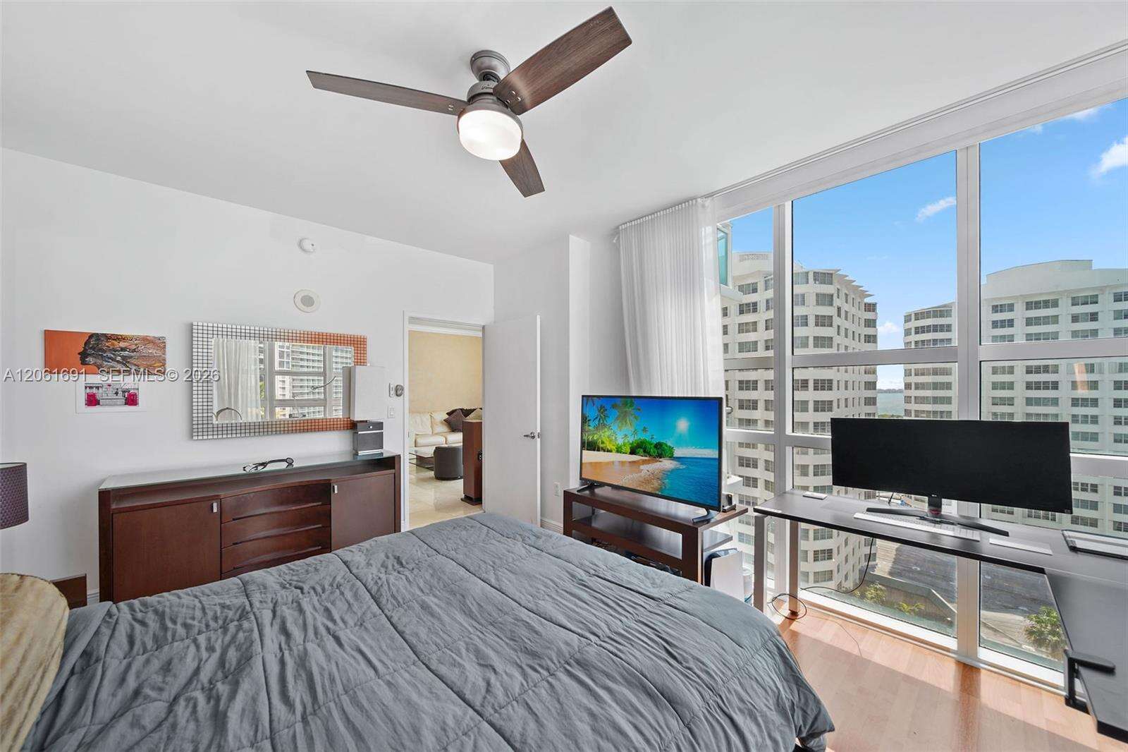 The Plaza On Brickell East at 950 Brickell Bay Dr, Miami, FL 33131 - For Rent photo 10