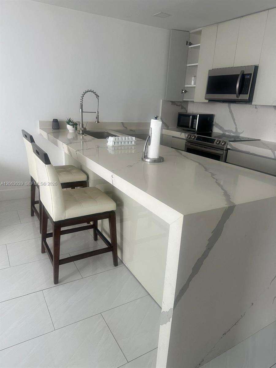 Sea Air Towers at 3725 Ocean Dr, Hollywood, FL 33019 - For Rent photo 1